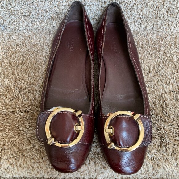 Gucci  Women's Leather Burgundy Buckle Flats. - Picture 1 of 15